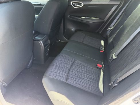 Certified 2019 Nissan Sentra SV FWD image 14