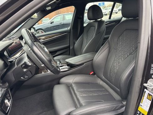 Used 2021 BMW 530i xDrive w/ Convenience Package image 9