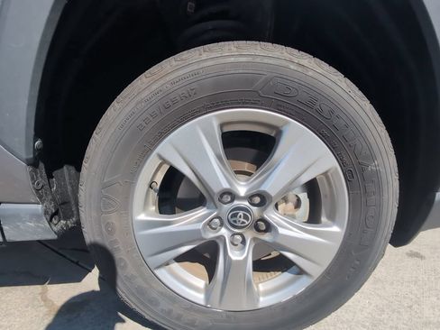 Used 2025 Toyota RAV4 XLE AWD/4WD image 29
