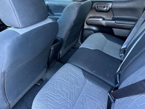 Used 2021 Toyota Tacoma TRD Sport w/ Technology Package image 14