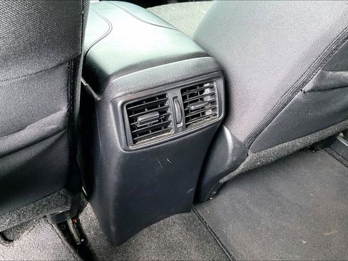 Used 2017 Nissan Rogue SV AWD/4WD image 21
