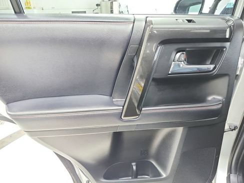 Used 2019 Toyota 4Runner TRD Off-Road Premium AWD/4WD image 36