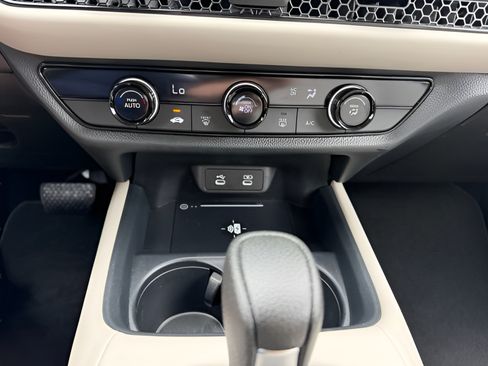 Certified 2026 Honda HR-V LX image 17