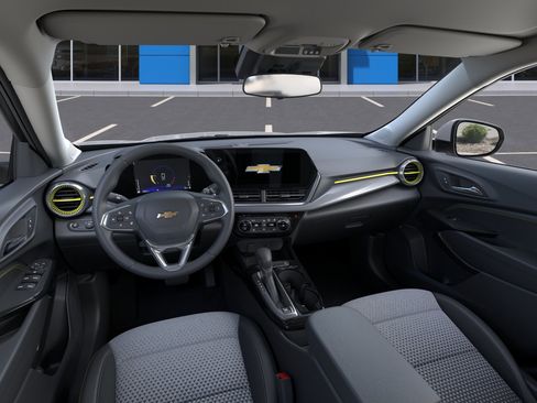 New 2026 Chevrolet Trax LT w/ Driver Confidence Package image 15