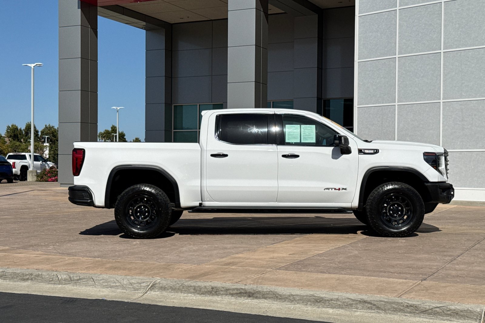 Used 2024 GMC Sierra 1500 AT4X w/ AT4X AEV Edition AWD/4WD image 3