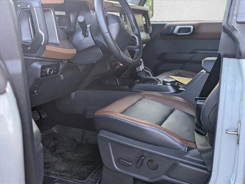 New 2024 Ford Bronco Outer Banks w/ Sasquatch Package image 4