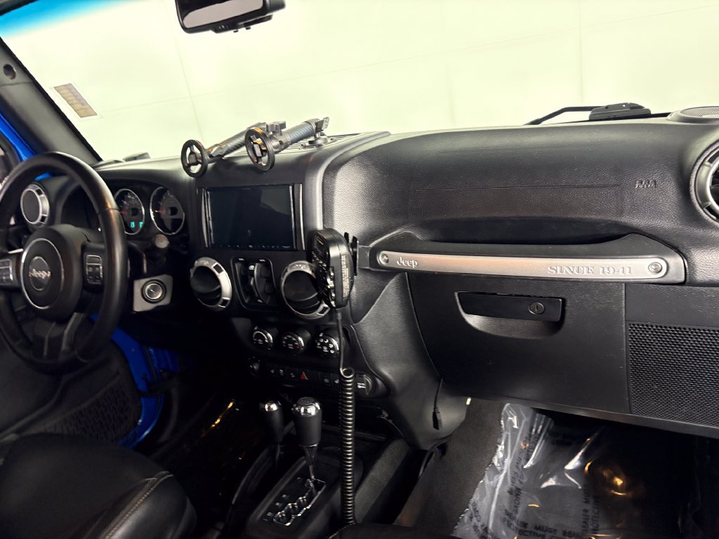 Used 2016 Jeep Wrangler Unlimited Rubicon w/ Connectivity Group AWD/4WD image 32