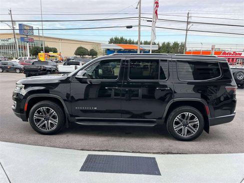 Used 2022 Jeep Wagoneer Series III w/ Flexible Seating Group image 6