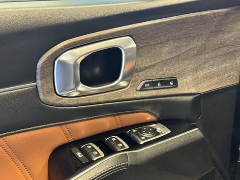 Used 2022 Kia Sorento SX Prestige w/ Rust Color Package image 13