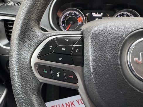 Used 2019 Jeep Cherokee Latitude w/ Popular Appearance Group FWD image 19