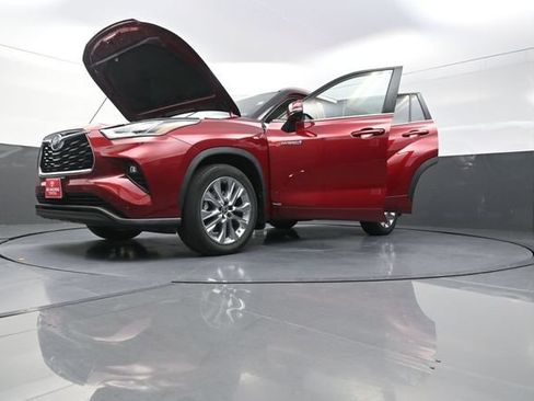 Used 2021 Toyota Highlander Limited AWD/4WD image 40