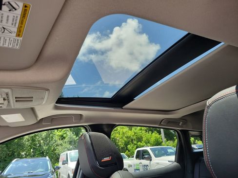 New 2026 Nissan Kicks SR AWD/4WD image 21
