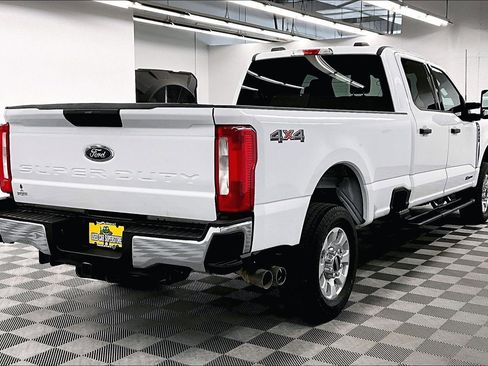 Used 2024 Ford F250 XLT AWD/4WD image 12