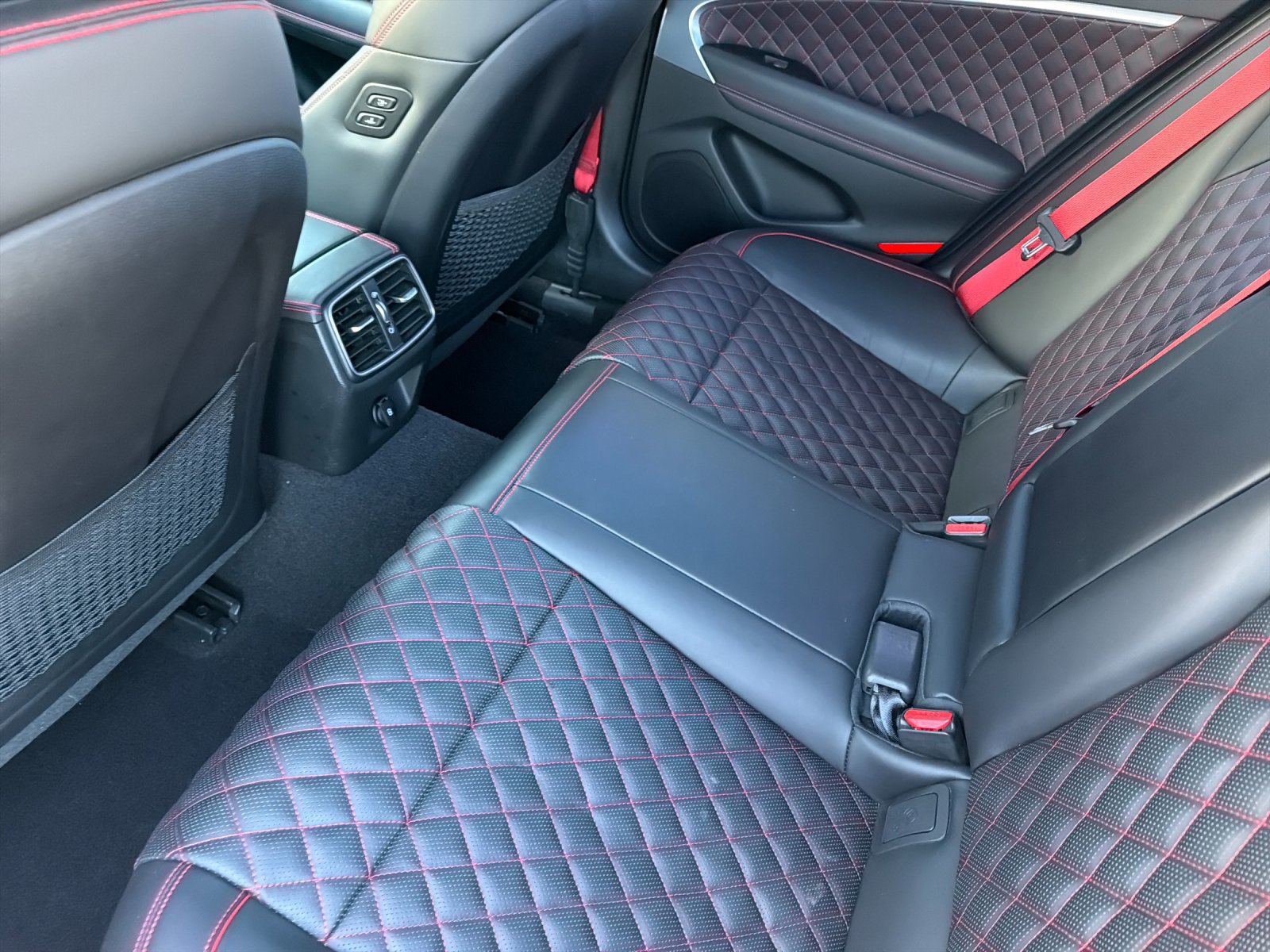 Used 2023 Genesis G70 3.3T w/ Sport Prestige Package RWD image 11
