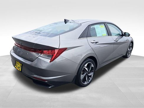 Used 2023 Hyundai Elantra Limited FWD image 6