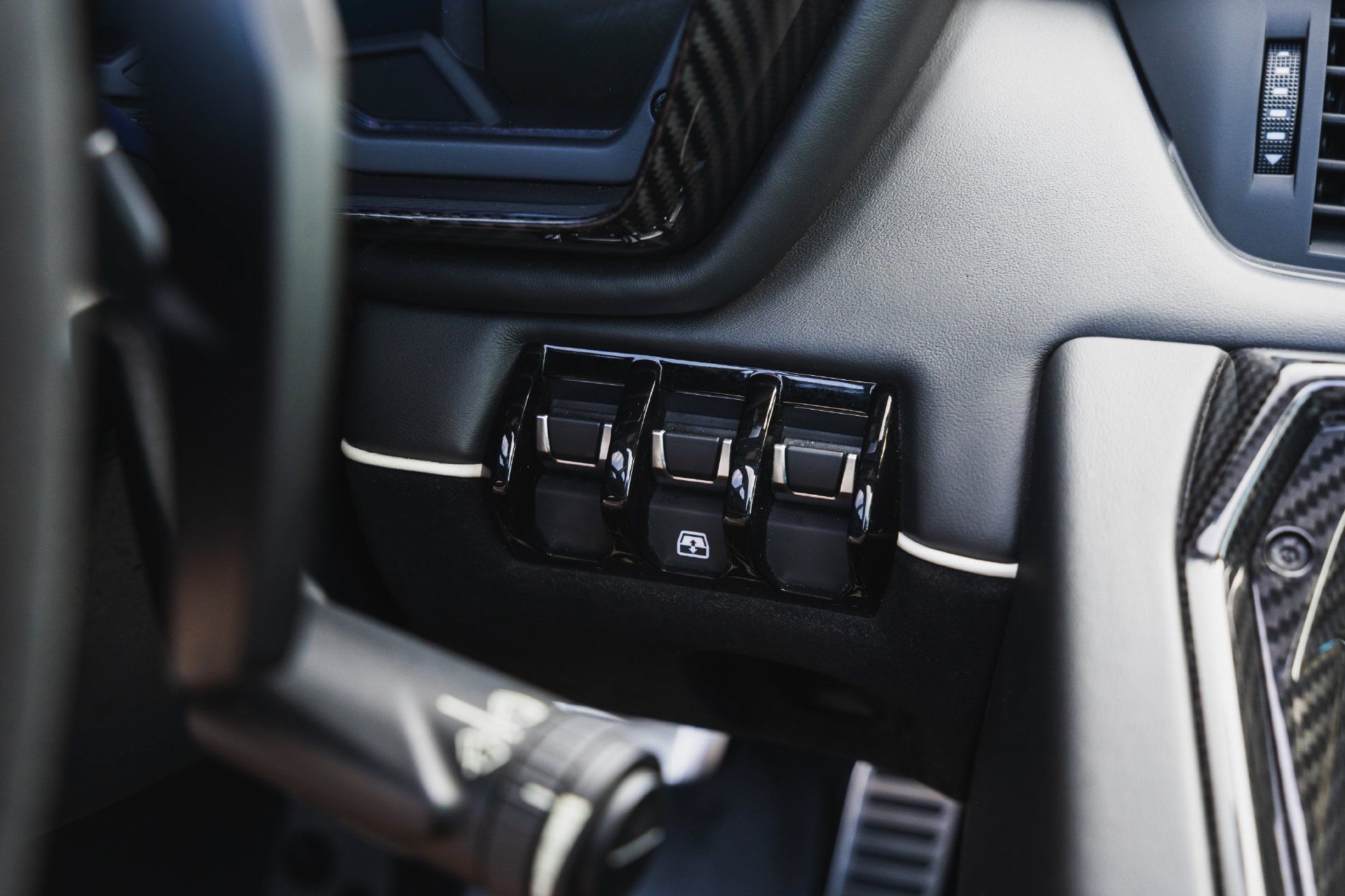 Used 2021 Lamborghini Aventador SVJ AWD/4WD image 60