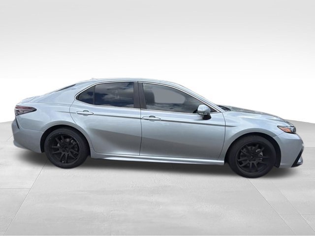 Used 2023 Toyota Camry SE FWD image 6