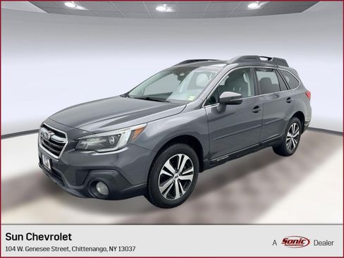 Used 2018 Subaru Outback 2.5i Limited image 1