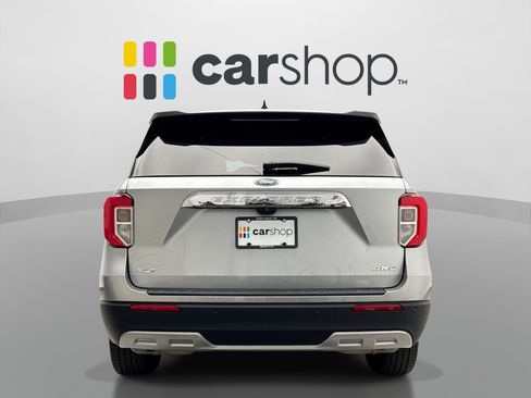Used 2023 Ford Explorer XLT w/ Equipment Group 202A AWD/4WD image 4