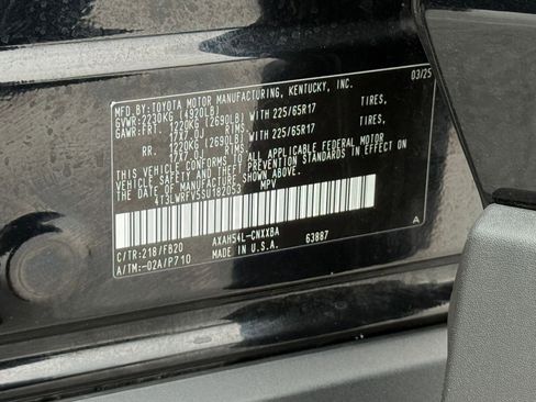 Used 2025 Toyota RAV4 LE image 28