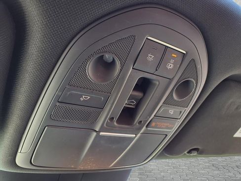 Used 2022 Genesis G70 3.3T w/ Sport Advanced Package image 19