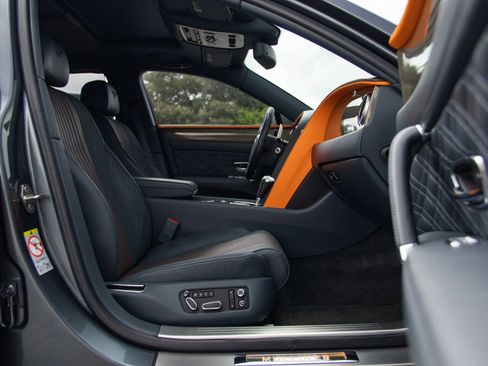 Used 2018 Bentley Flying Spur S V8 AWD/4WD image 35