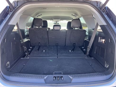 Used 2023 Ford Explorer XLT w/ Equipment Group 202A image 7