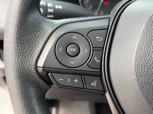 Used 2025 Toyota RAV4 XLE AWD/4WD image 18