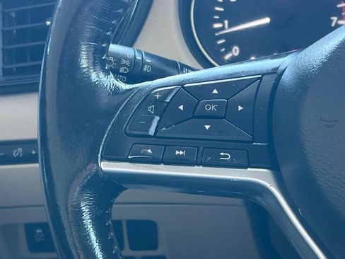 Used 2017 Nissan Rogue SL FWD image 31