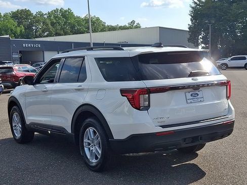 Used 2026 Ford Explorer Active AWD/4WD image 4