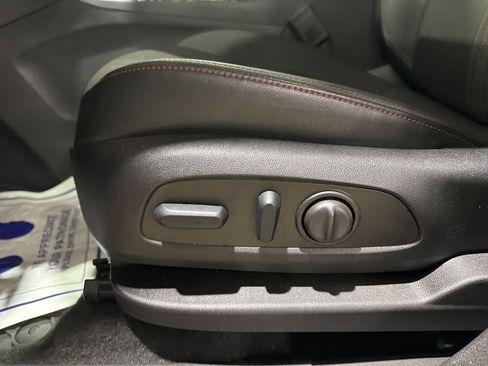 Used 2023 Chevrolet Equinox RS image 18