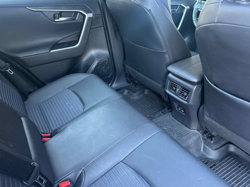 Used 2022 Toyota RAV4 XSE AWD/4WD image 18