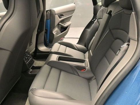 Used 2022 Porsche Taycan 4S image 14