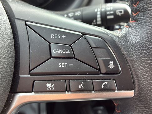 Used 2021 Nissan Kicks SR w/ SR Premium Package FWD image 37