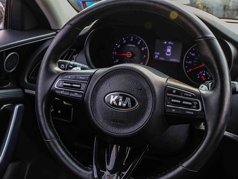 Used 2019 Kia Stinger AWD/4WD image 14
