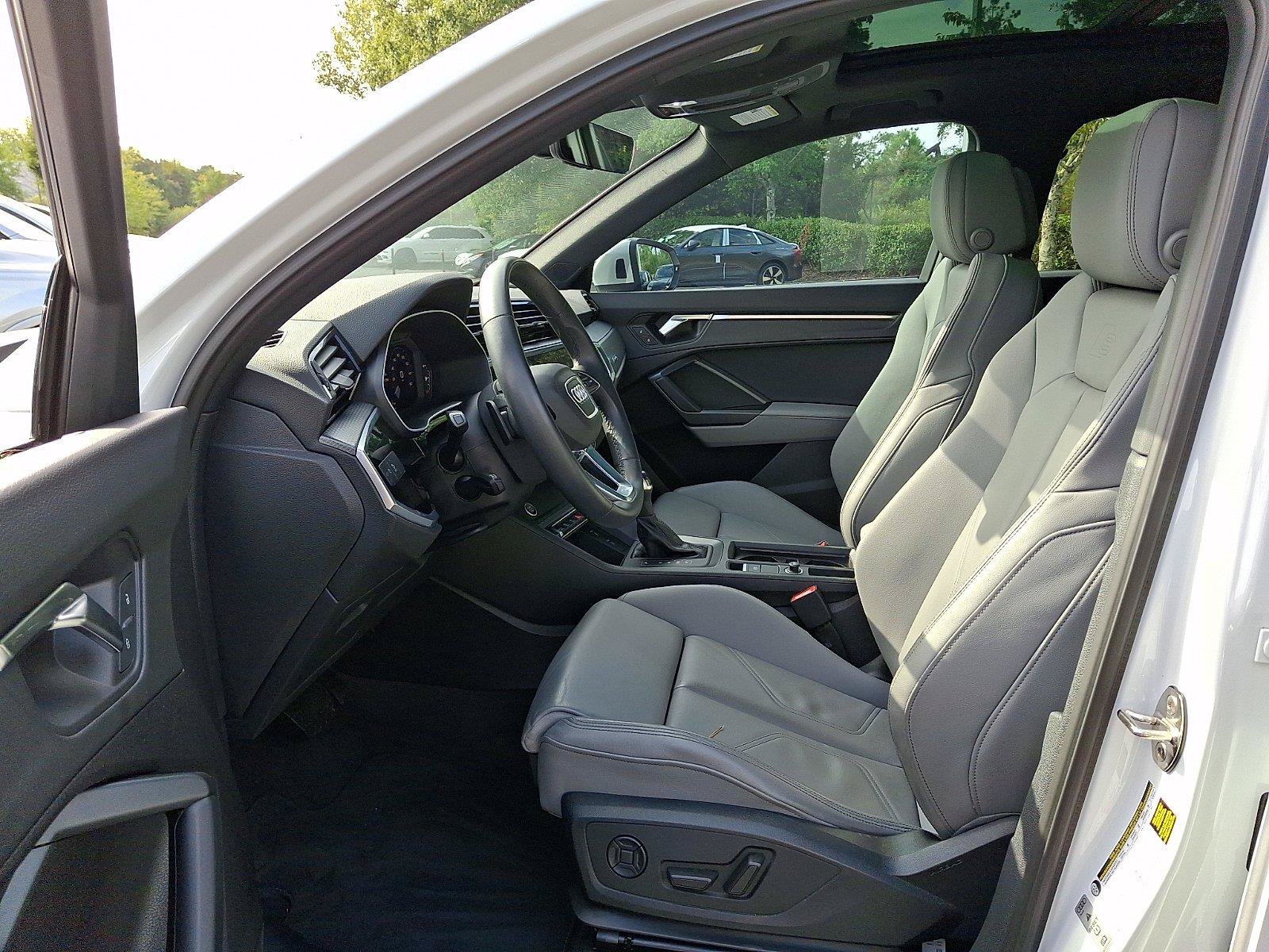 Used 2023 Audi Q3 2.0T Premium w/ Black Optic Sport Package AWD/4WD image 13