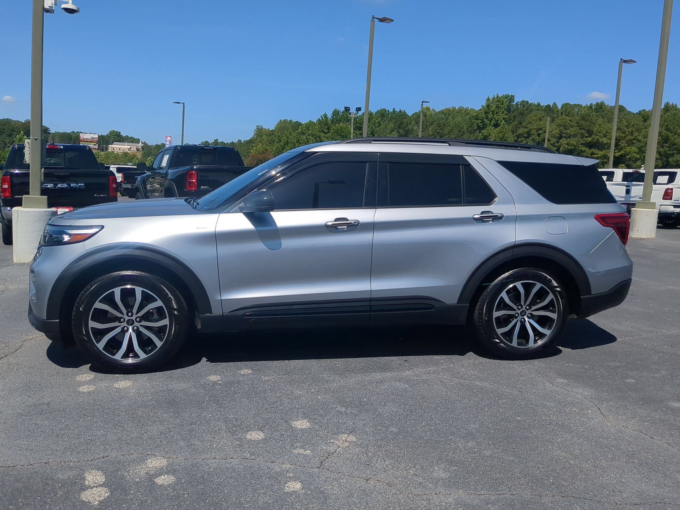 Used 2023 Ford Explorer ST-Line w/ Class IV Trailer Tow Package RWD image 8