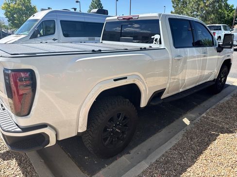 Used 2024 GMC Sierra 2500 AT4 w/ AT4 Premium Plus Package AWD/4WD image 4