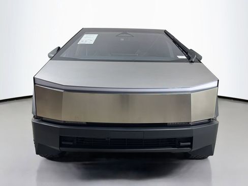 Used 2025 Tesla Cybertruck AWD Crew Cab image 2