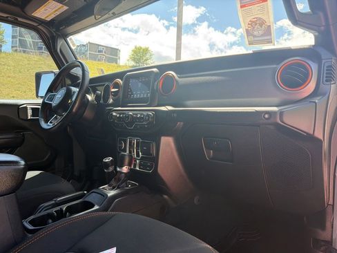 Used 2021 Jeep Gladiator Mojave w/ LED Lighting Group AWD/4WD image 34