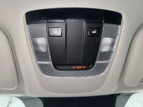 Used 2023 Kia Sorento LX FWD image 28