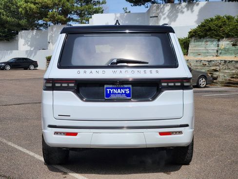 Used 2022 Jeep Grand Wagoneer Series II AWD/4WD image 6