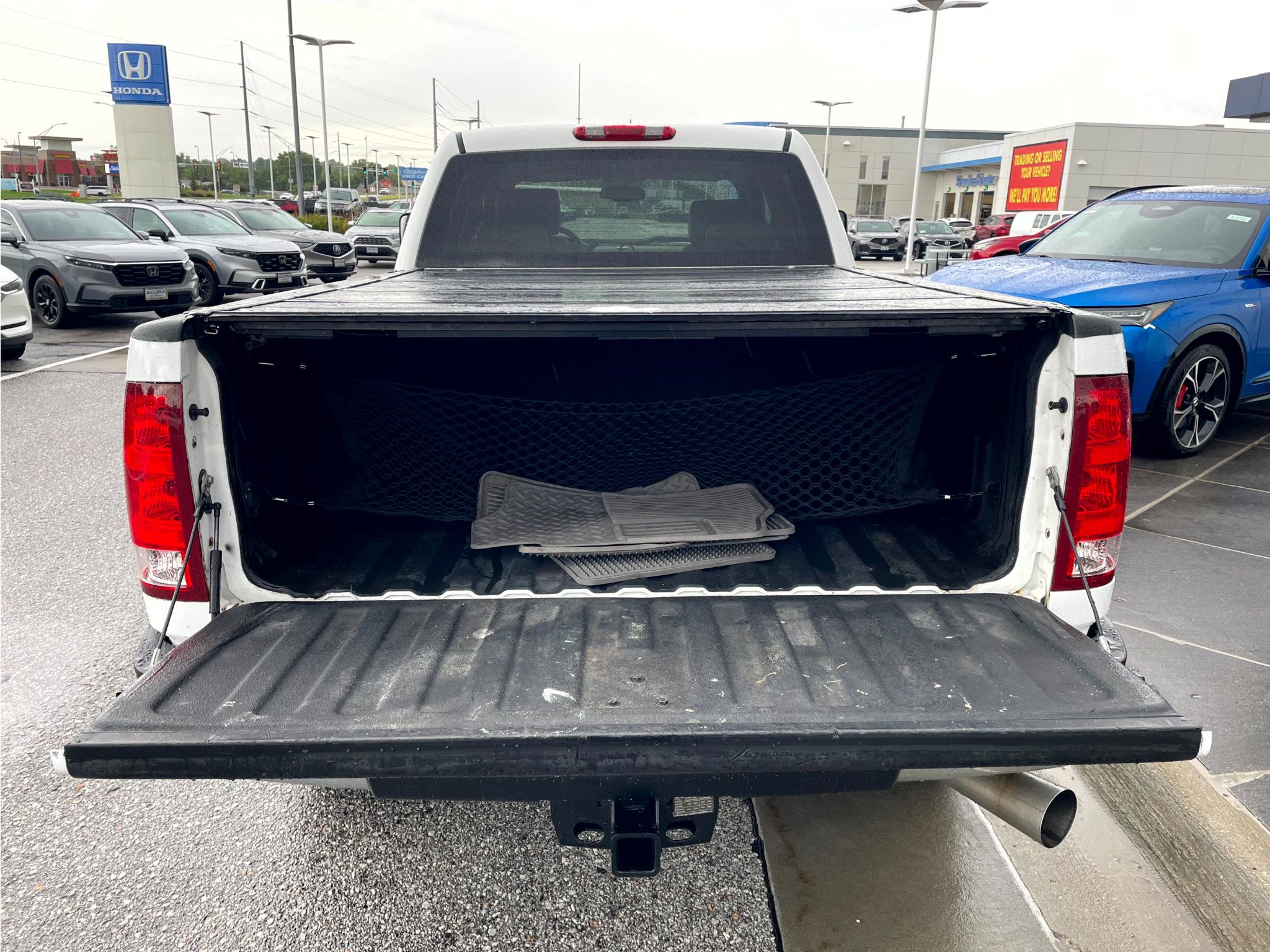 Used 2011 GMC Sierra 2500 SLT w/ Suspension Package, Off-Road AWD/4WD image 9