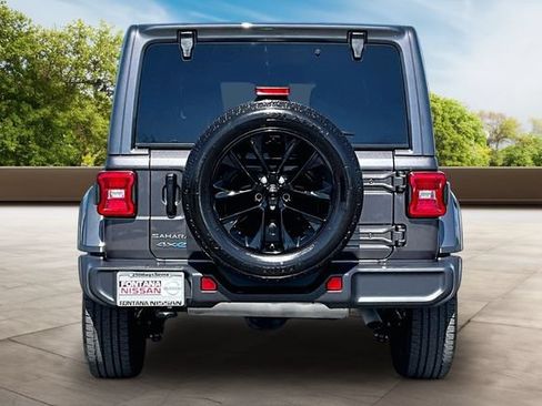 Used 2025 Jeep Wrangler Unlimited Sahara AWD/4WD image 5