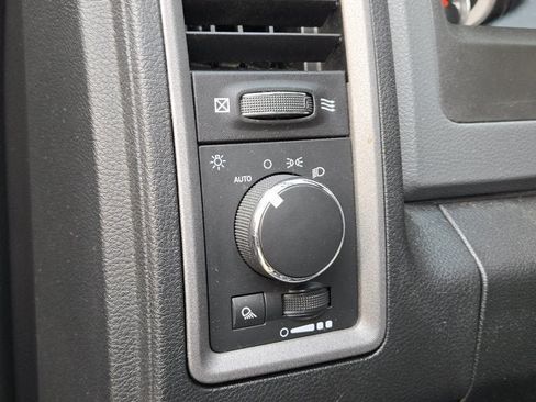 Used 2018 RAM 2500 Tradesman w/ Chrome Appearance Group AWD/4WD image 18