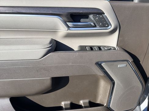 Used 2025 Chevrolet Silverado 2500 LTZ w/ LTZ Premium Package image 29