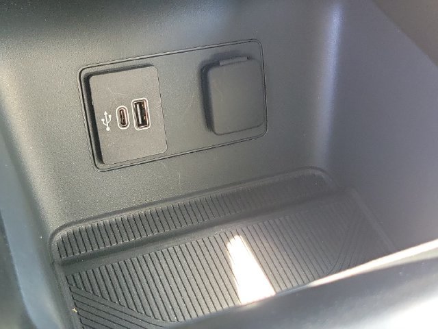 Used 2026 Ford Explorer Active RWD image 13