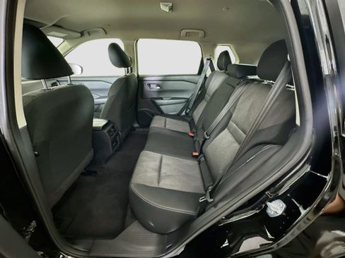 Used 2024 Nissan Rogue SV FWD image 29