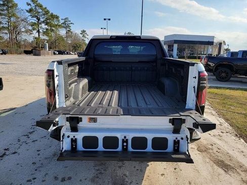 New 2025 GMC Sierra EV Denali image 8