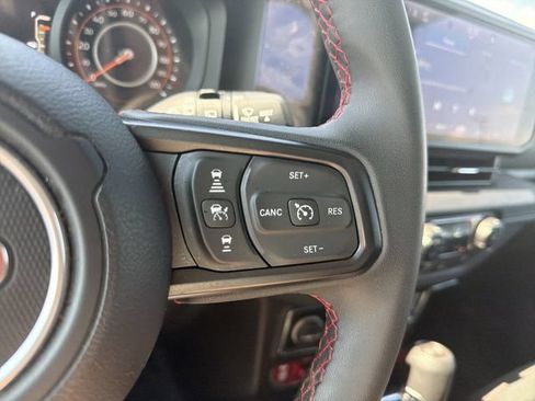 Used 2025 Jeep Wrangler Unlimited Rubicon AWD/4WD image 26
